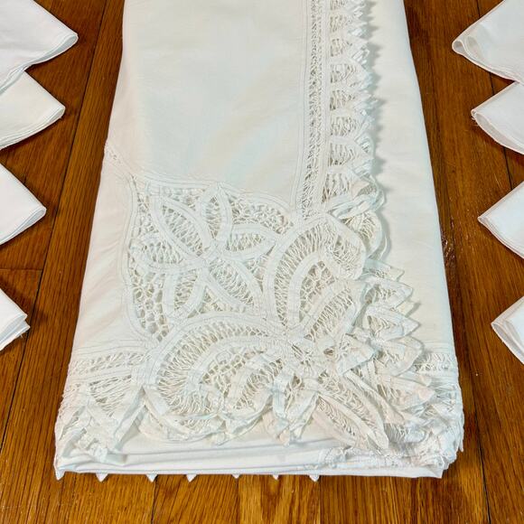 Vintage White 82 x 64 Cutwork Lace Tablecloth with 8 Matching Napkins - Picture 10 of 16